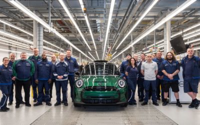 El original celebra su aniversario: el MINI 3 Puertas número un millón de la generación actual.